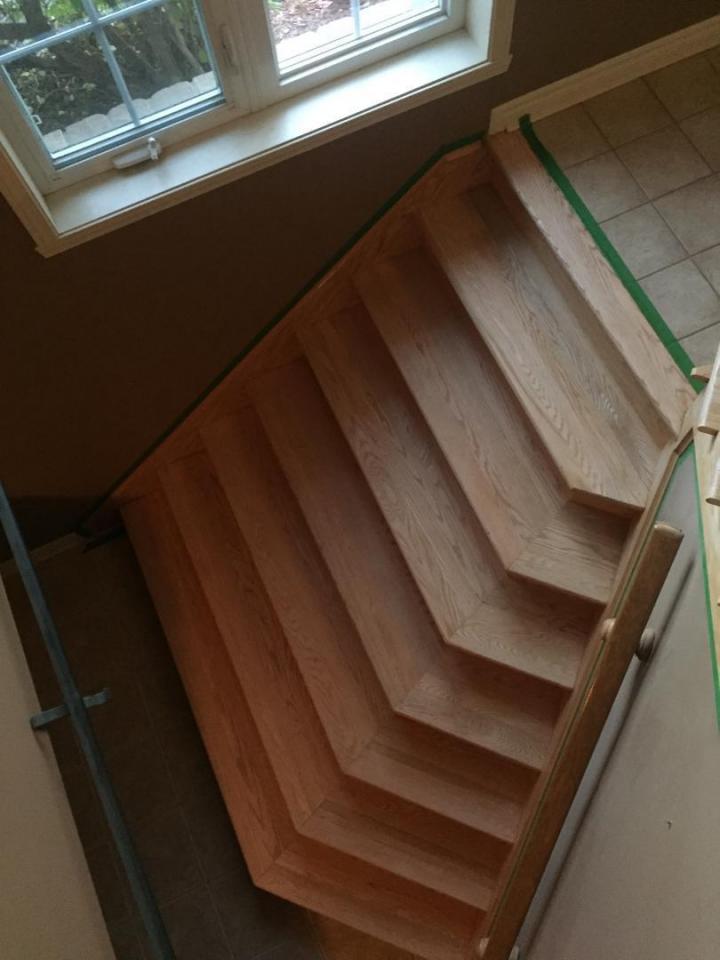 Floor Varnishing in Saint-Jacques